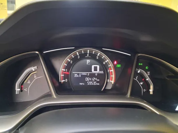 Car image 19