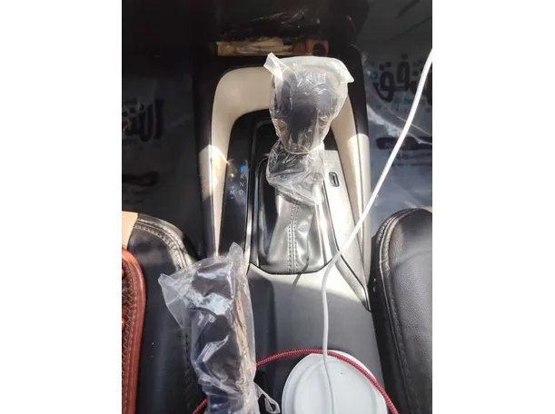 Car image 19