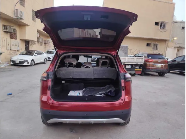 Car image 25