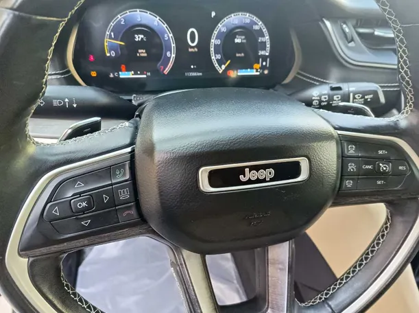 Car image 27