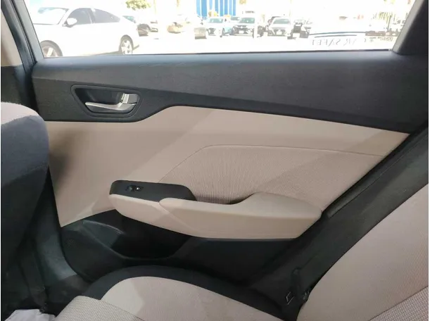 Car image 38