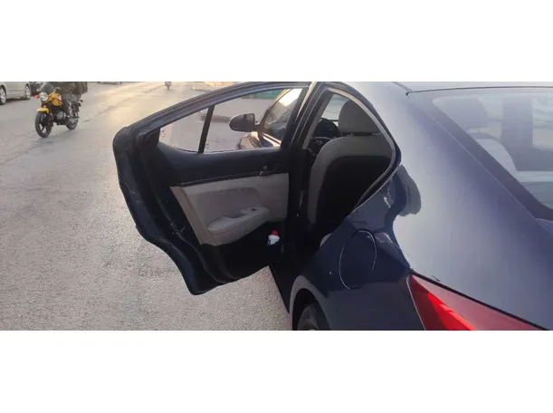 Car image 13