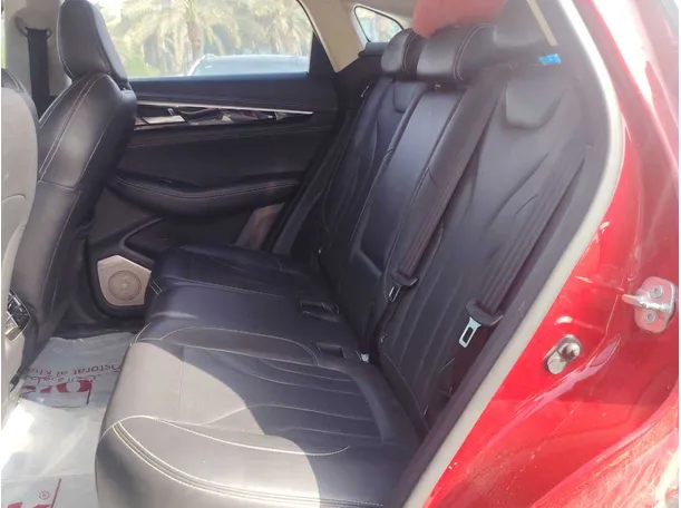 Car image 16