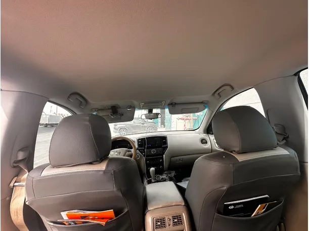 Car image 15