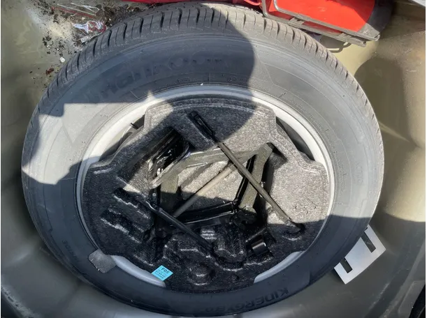 Car image 23