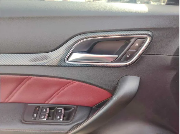 Car image 37