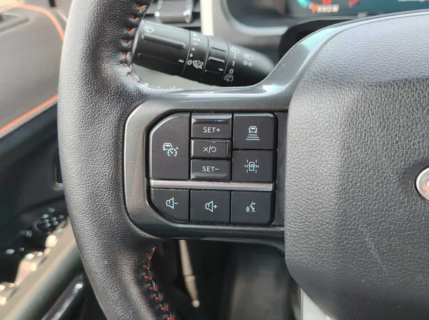 Car image 28