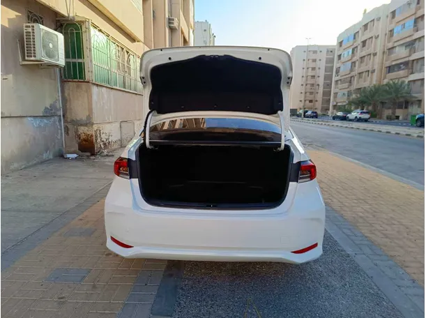 Car image 24