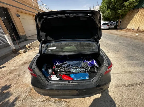 Car image 21