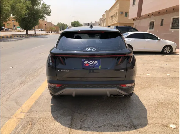Car image 6