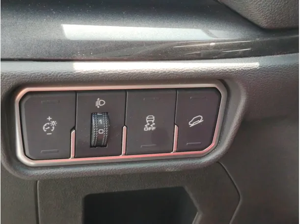 Car image 32