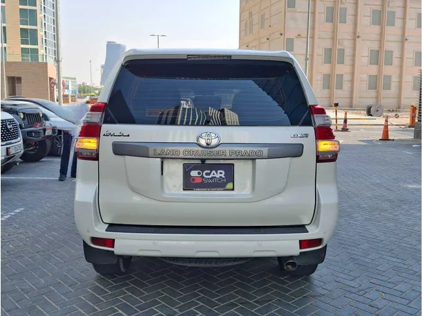 Car image 7