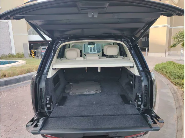 Car image 24