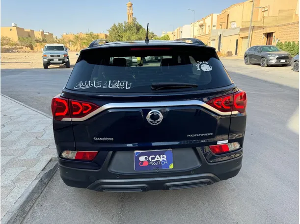 Car image 6