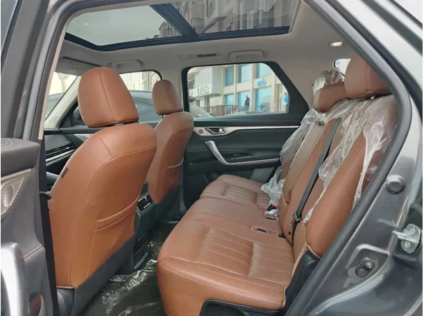 Car image 16