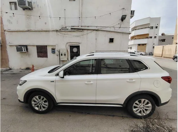 Car image 17