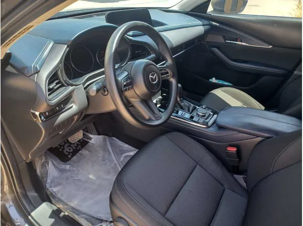 Car image 12