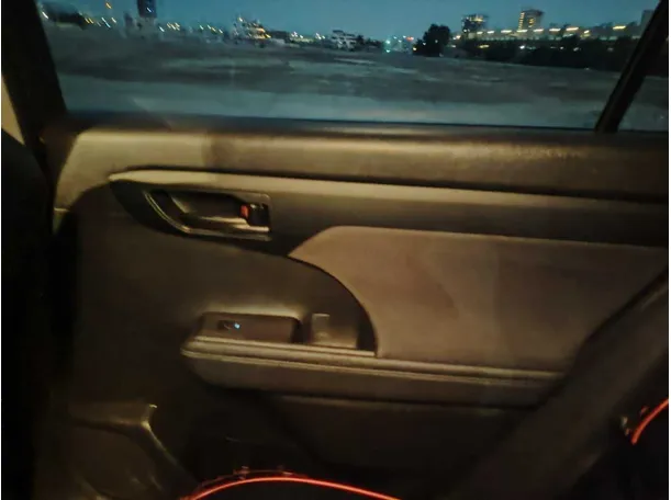 Car image 40