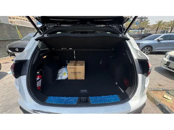 Car image 21