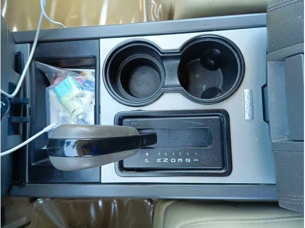 Car image 18