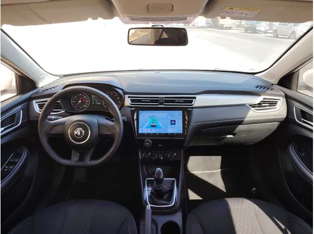 Car image 17