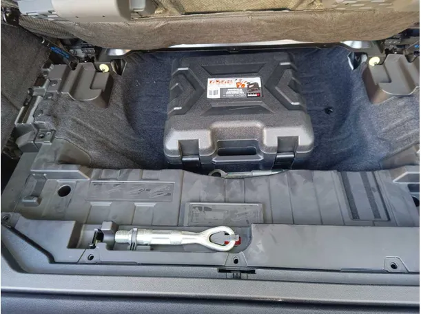 Car image 37