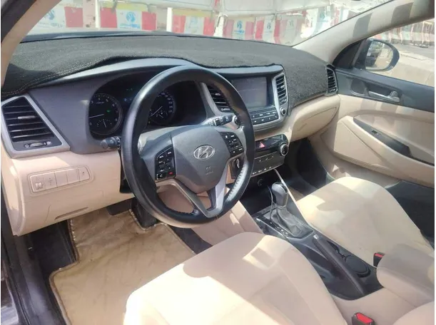 Car image 13