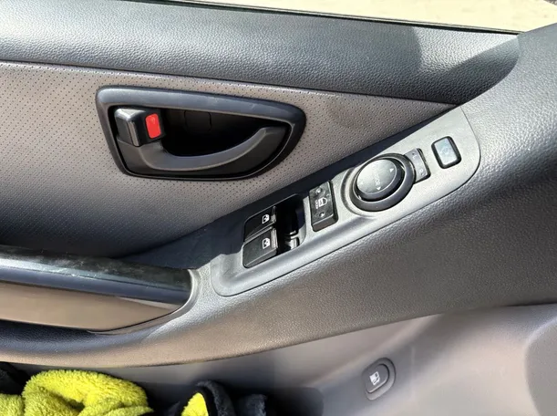 Car image 24