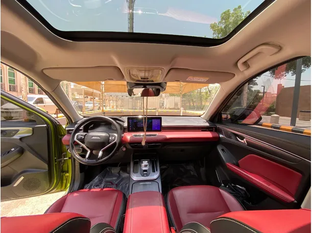Car image 15