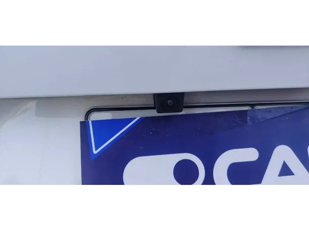 Car image 25