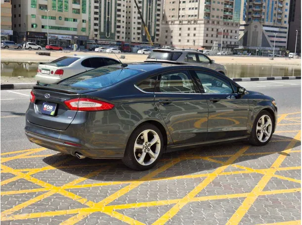 Car image 7