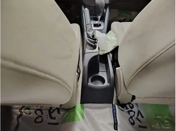 Car image 34