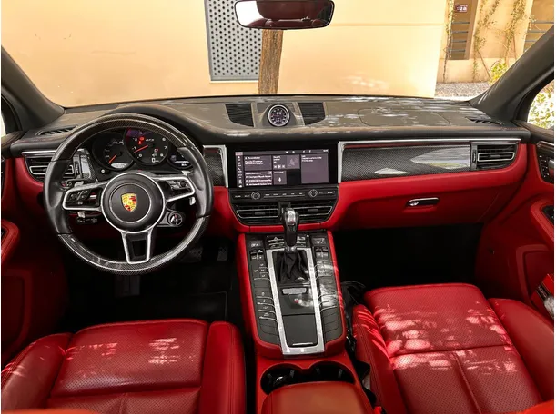 Car image 19