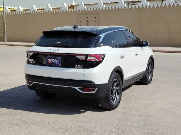 Car image 5