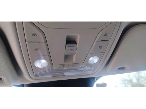 Car image 24