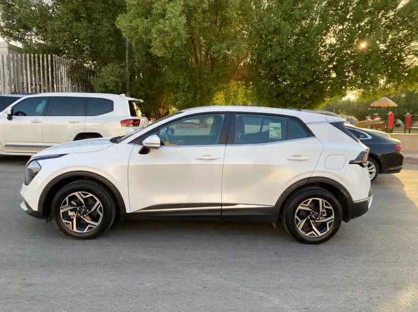 Car image 8