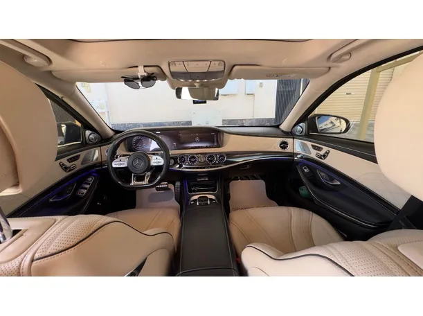 Car image 23