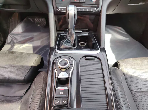 Car image 21