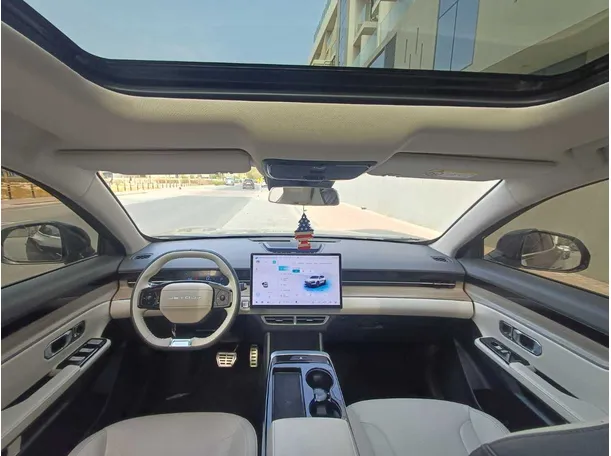 Car image 17