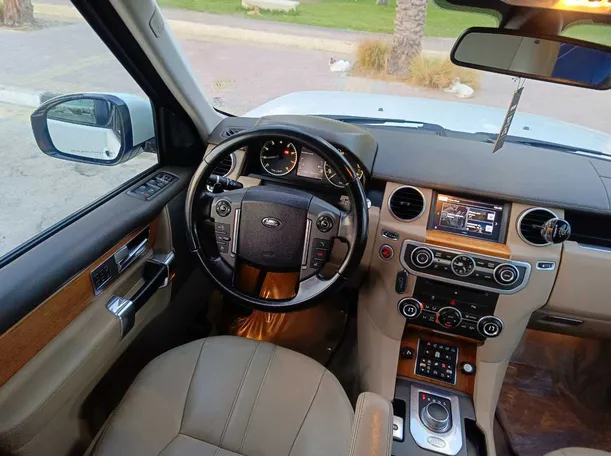 Car image 23