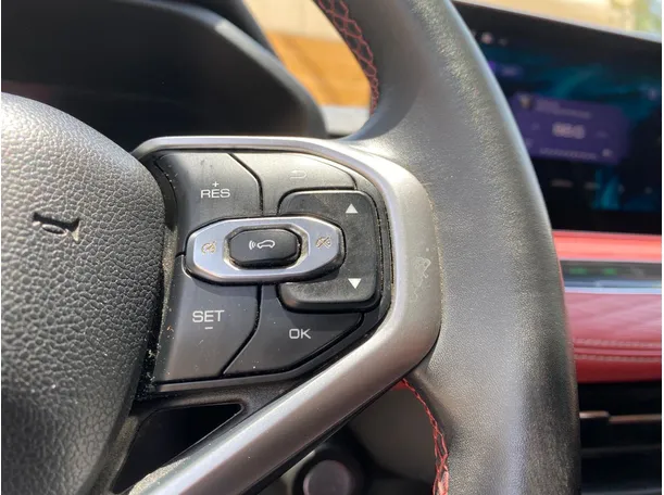 Car image 24
