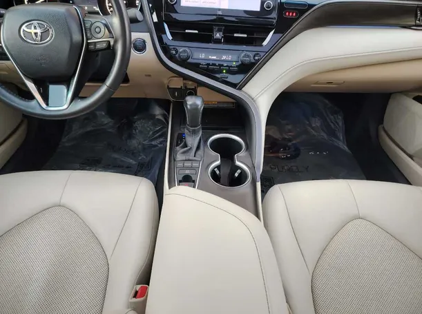 Car image 24