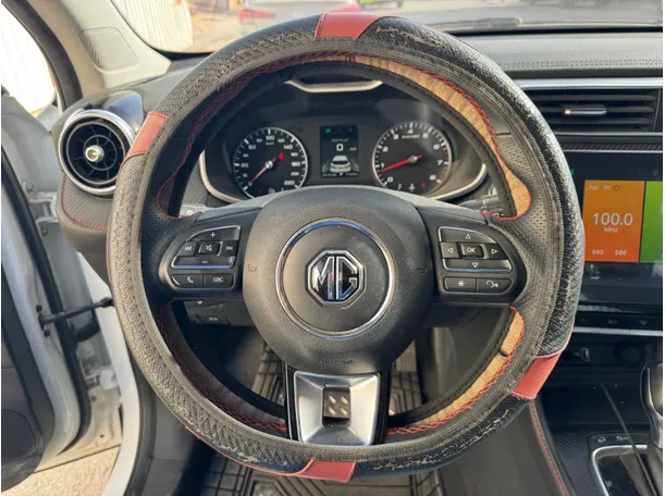 Car image 17