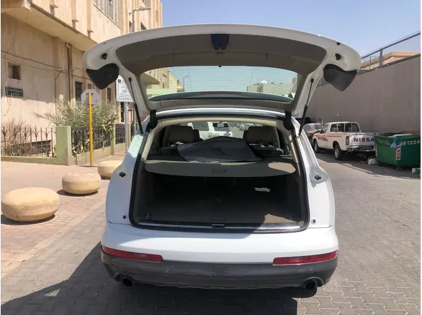 Car image 20