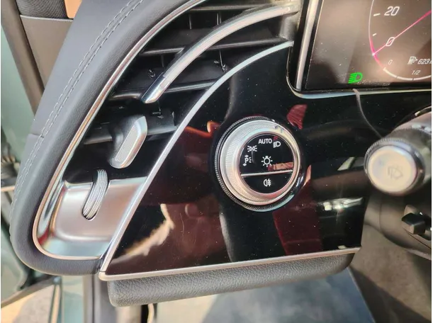 Car image 35