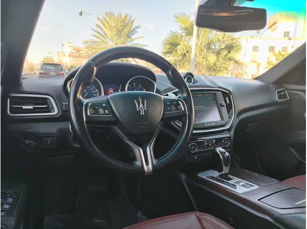Car image 23