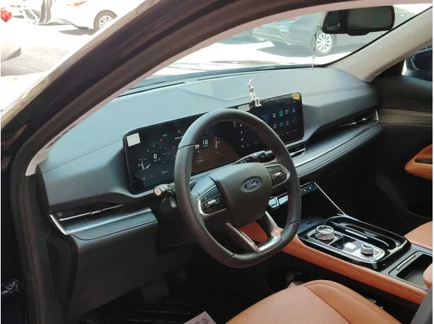 Car image 11