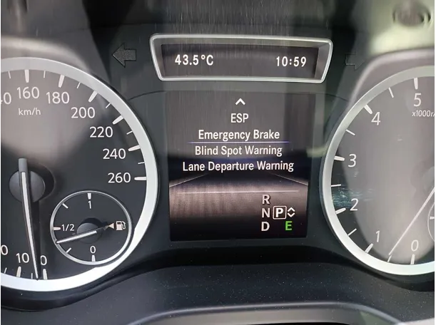 Car image 25