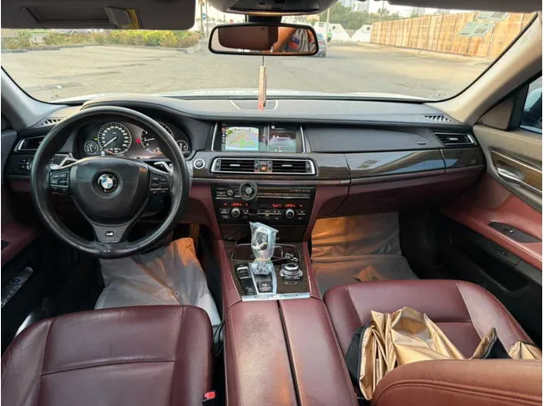 Car image 21
