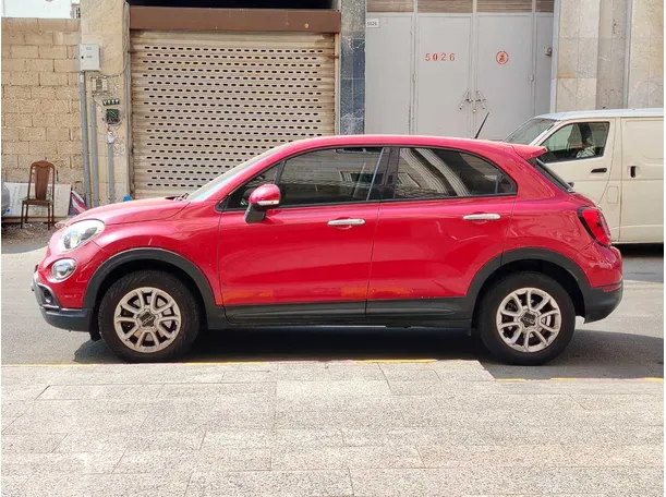 Car image 8